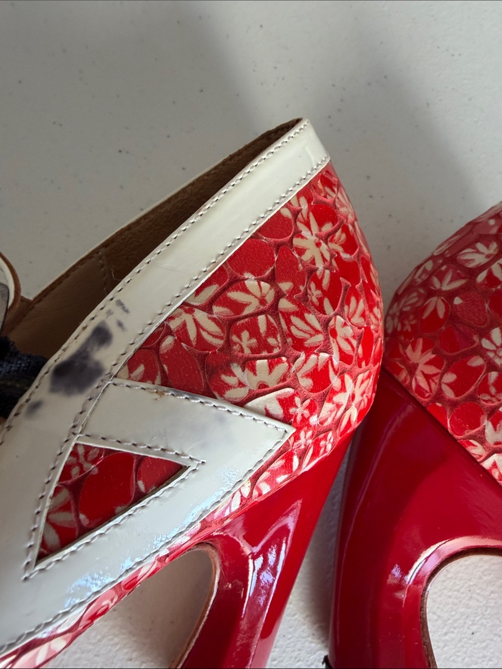 John Fluevog Millie Red Floral Patent Mary Jane Heels Pumps Size 8.5 - Picture 14 of 16